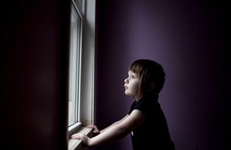 孩子自闭症的早期征兆是什么？鉴别自闭症常常被“误诊”