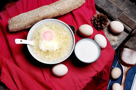 3岁宝宝游泳圈哪种好 除了游泳圈也可以试试水袖