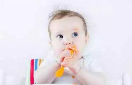 孩子不爱吃饭，太暴力该如何解决？宝宝不吃饭该如何面对？
