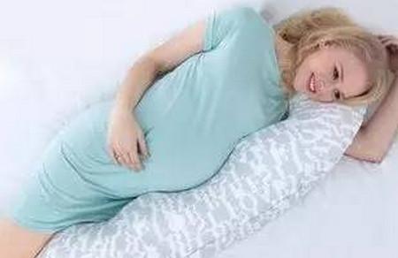 孕期该如何正确睡觉？也不能总听医生的~