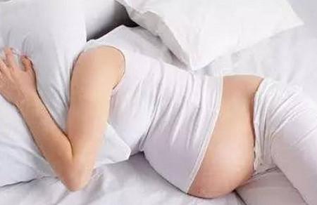老公去世，公婆跪求我生下孩子，可出生后我和孩子却被"抛弃“了