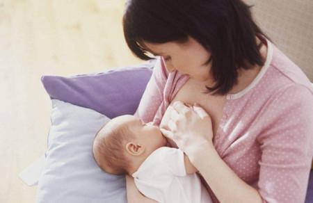 哺乳期乳头被宝宝吸的很痛怎么办？