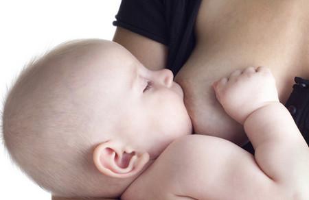 处在哺乳期的妈妈和小婴儿，面对感冒了，一定要吃药吗？