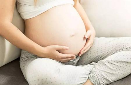分娩时要考虑这四点，剖宫产和顺产到底选哪个？