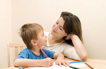 想要一个有安全感和自信心的孩子？就别做这四种妈妈