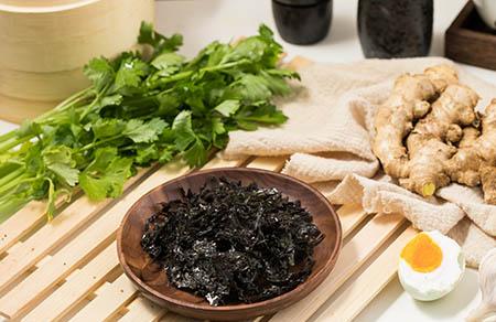 遇上台风“天鸽”才能飞？漂漂羽毛化羽为翼时刻自在飞翔