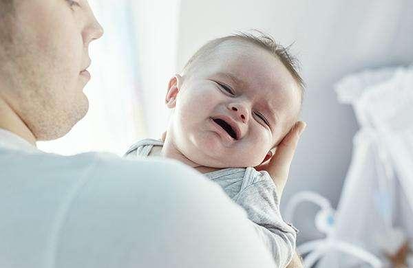新生儿宝宝哭闹的原因 小宝宝哭闹的9大原因及解决方法