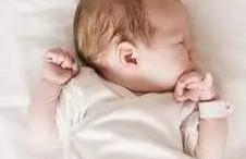 新生儿日常护理要注意什么？家长要如何正确护理新生儿？