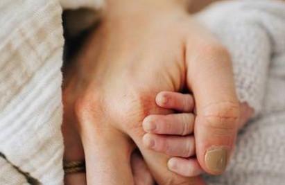 宝宝多大需要剪指甲？如何给宝宝剪指甲？