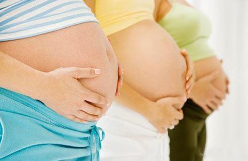 孕妇老摸肚子会影响胎儿吗 孕妇常摸肚子会造成胎儿脐带绕颈吗
