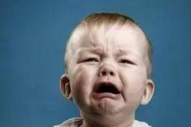 宝宝打完疫苗后要多喝水，医生不是在跟你开玩笑！