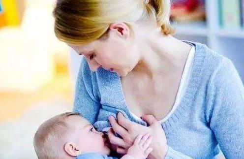 哺乳期涨奶怎么办？产后妈妈如何预防哺乳期涨奶？
