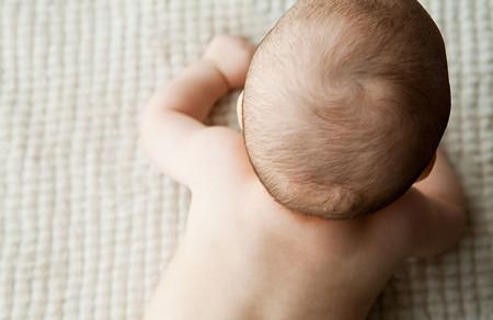 宝宝乳痂妈妈应该怎么护理？保护好宝宝囟门的几项措施