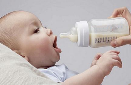 一般什么情况下需要考虑给宝宝添加配方奶粉？