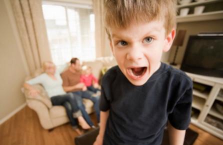总爱顶嘴的孩子怎么办？用这6招试一试