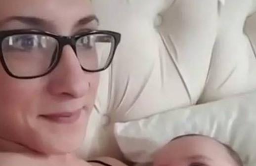 小宝宝特别喜欢盯着妈妈看，原来是因为这个！
