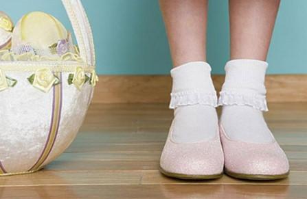 小孩子能穿大人鞋吗？宝宝选鞋需要注意什么