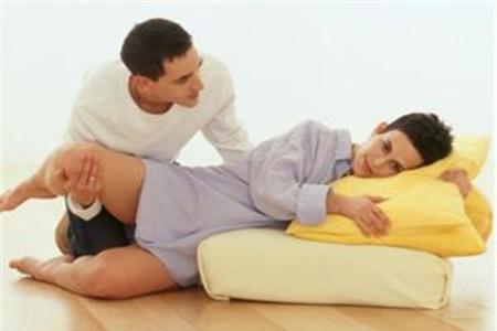 宝爸如何吸奶 做个好丈夫从胸部呵护开始