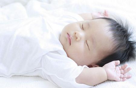 宝宝爱蹬被子怎么办？四大对策让宝妈轻松应对！