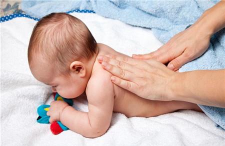 婴儿秋季腹泻症状 及时发现处理最重要