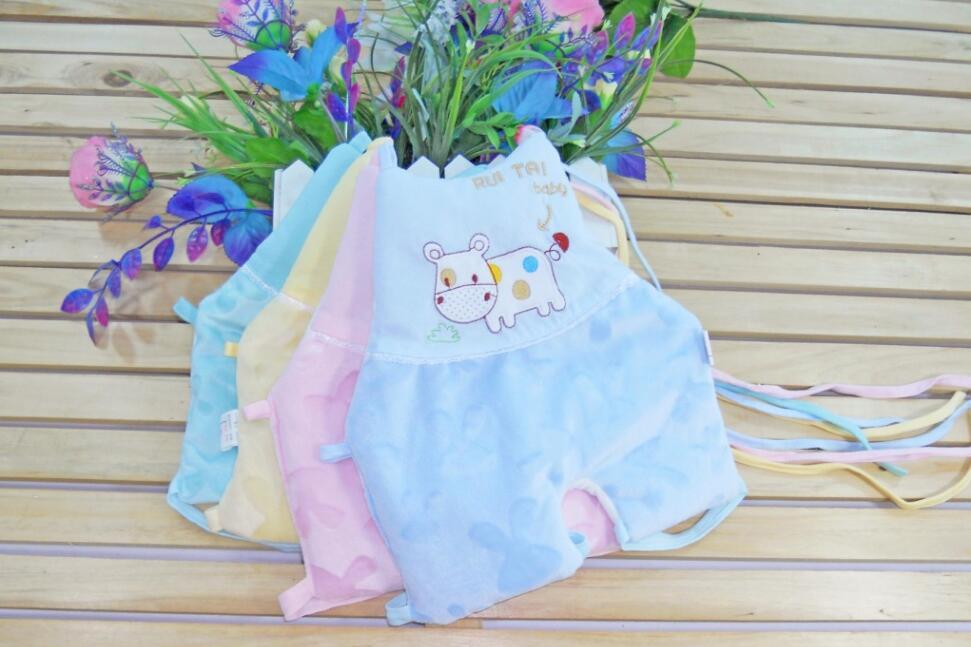 宝宝的肚兜怎么穿 婴儿肚兜系法，教你怎么给宝宝穿肚兜