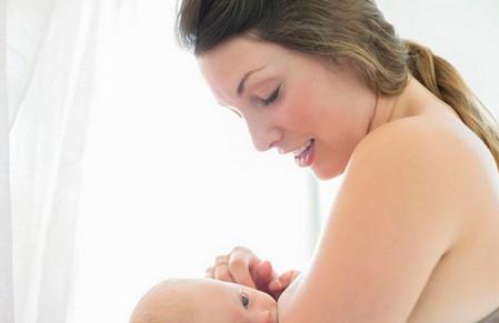 给宝宝喂奶时乳房软趴趴的，我该怎么办呢？