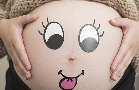 孕妇摸肚子会宫缩吗 孕晚期的准妈妈慎摸肚子