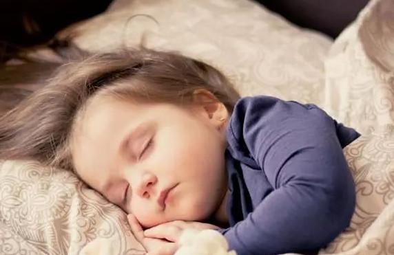 如何培养宝宝良好的睡眠习惯，家长要做好这4点