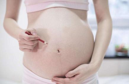 孕期为什么肚脐不能抠？孕期肚脐有脏东西该如何清理？