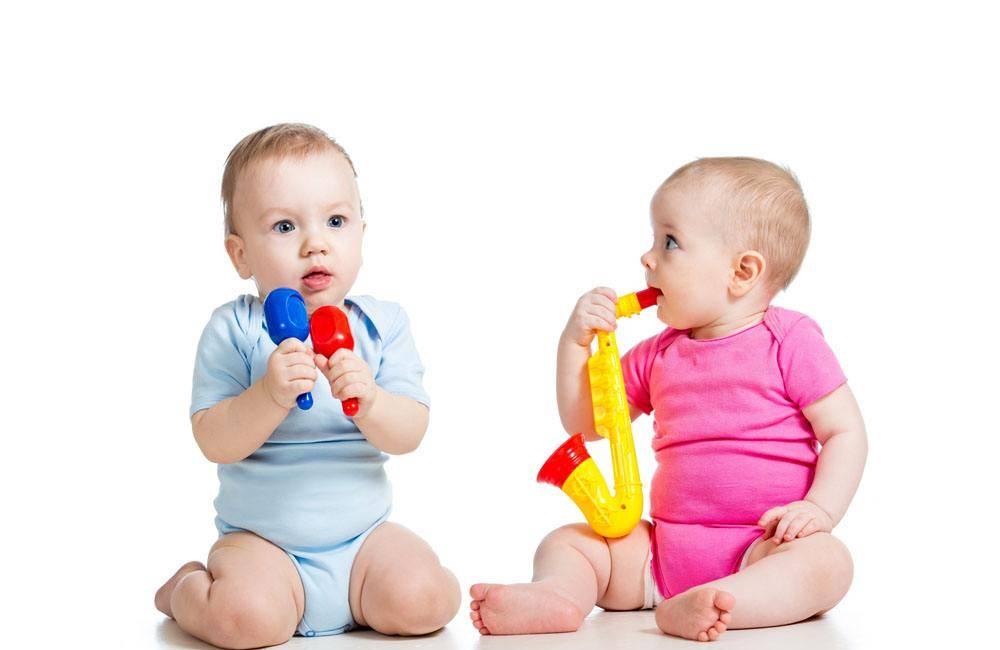 孩子乱扔东西，妈妈可以批评孩子吗？