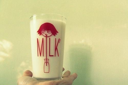 1岁半宝宝可以喝纯牛奶吗 孩子几岁喝纯牛奶最好