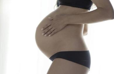 90后女子孕期没去产检，孩子出生那一刻，产房里所有医生都吓懵了
