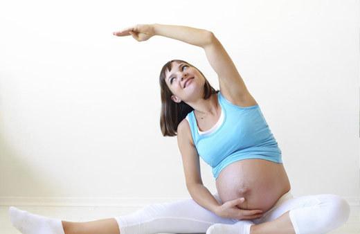 孕妈妈做这3个运动有助于顺产，赶紧动起来吧！