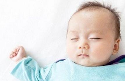 宝宝湿疹是怎么引起的？该怎么办？