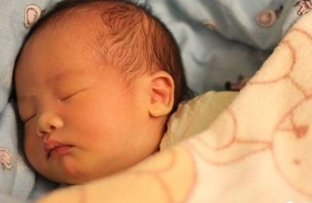 新生儿黄疸如何护理？这样做恢复快！