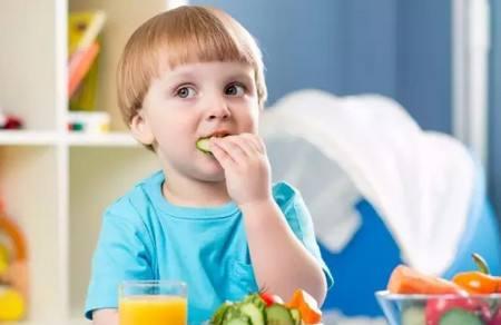 2岁宝宝食谱一日三餐 早中晚餐怎么吃最健康最营养