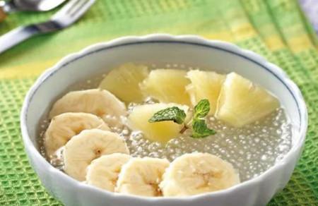 宝宝食谱：菠萝椰奶香蕉西米露，在家就能轻松做甜品！