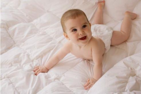 宝宝纸尿裤老是漏尿怎么回事 原因有4点