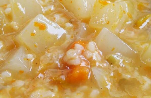 白萝卜南瓜糙米粥 养胃助消化的营养粥品