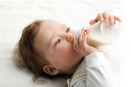 宝宝用奶瓶用到几岁合适 宝宝多大戒奶瓶最好