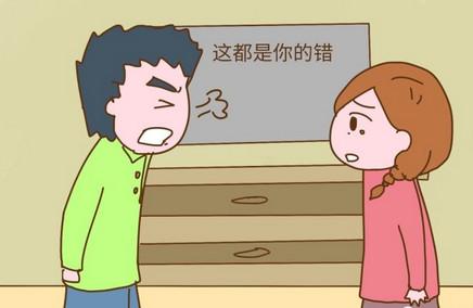 没本事的男人，在外面装孙子取悦别人，回到家对妻子装大爷