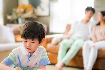 婴儿后脑勺突出怎么办