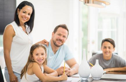 在家庭教育中，哪些事是家长千万不能做的？