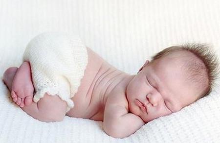 引发尿路感染的原因是什么?换纸尿裤的正确步骤是什么?