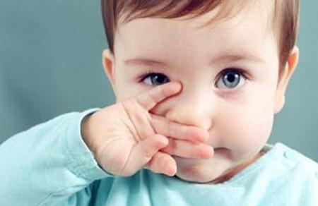 如何识别宝宝鼻塞类型，做好居家简单护理？