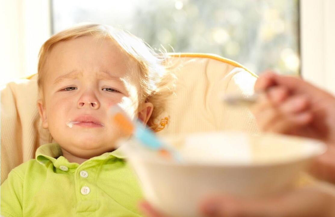 【宝宝吃饭呕吐什么原因】小儿吃饭就吐怎么回事