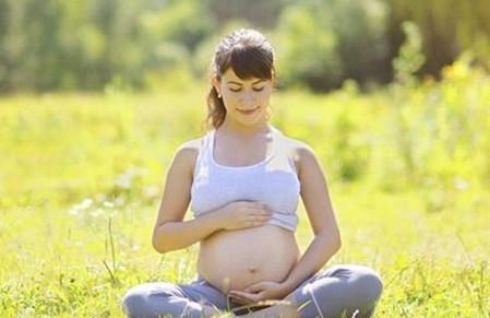 孕期长痘的原因有哪些？应该怎么办？