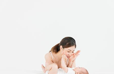 母乳喂养的宝宝什么时候断奶最好 根据宝宝发育决定断奶时间