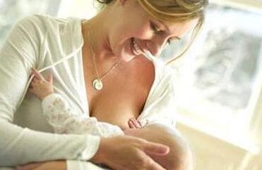 哺乳期该如何预防乳腺炎？