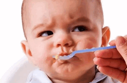 家长陪孩子写作业心梗入院？喂孩子吃饭也是一道难题！